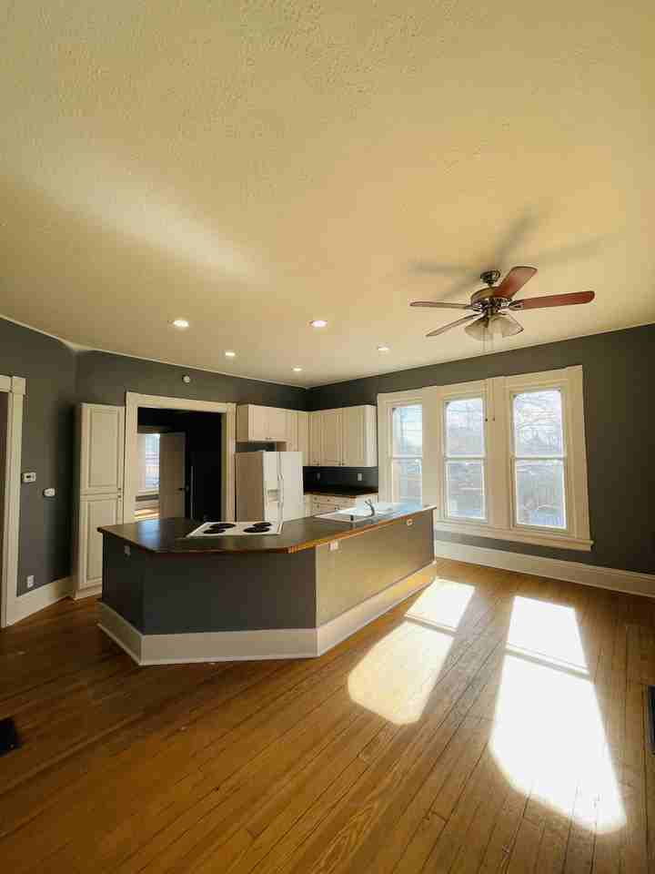 9 E Dale St #1 - Photo 4 of 9