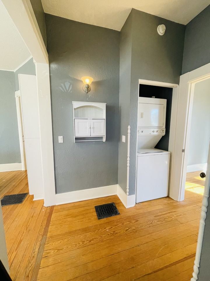 9 E Dale St #1 - Photo 7 of 9