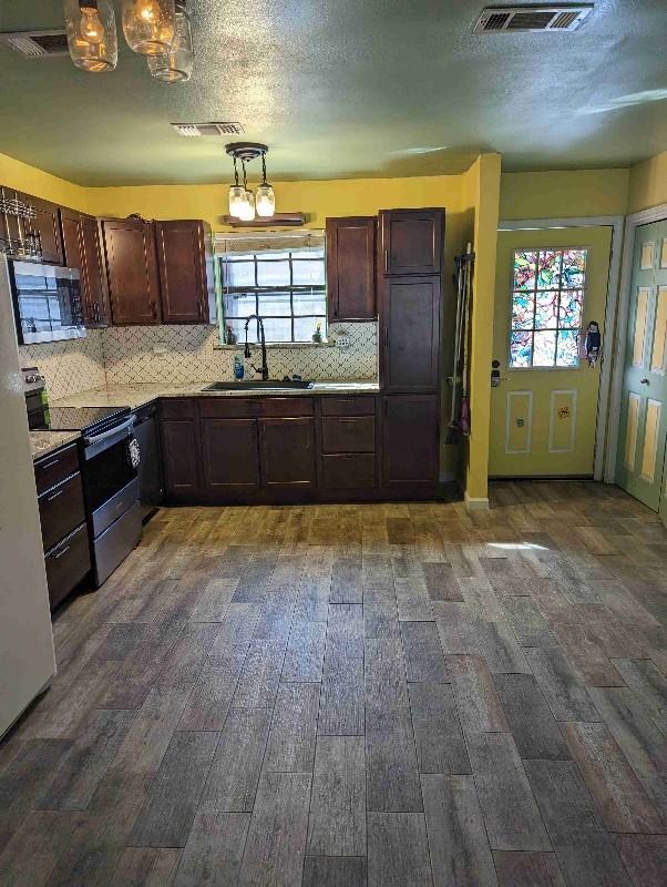 4360 Stumberg Ln - Photo 3 of 6