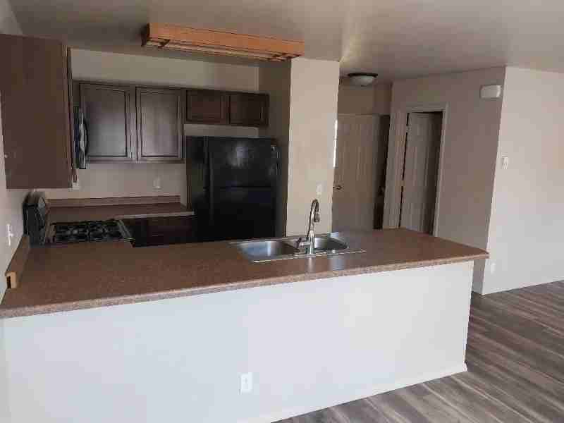 207 4th St Sw #B - Photo 3 of 19