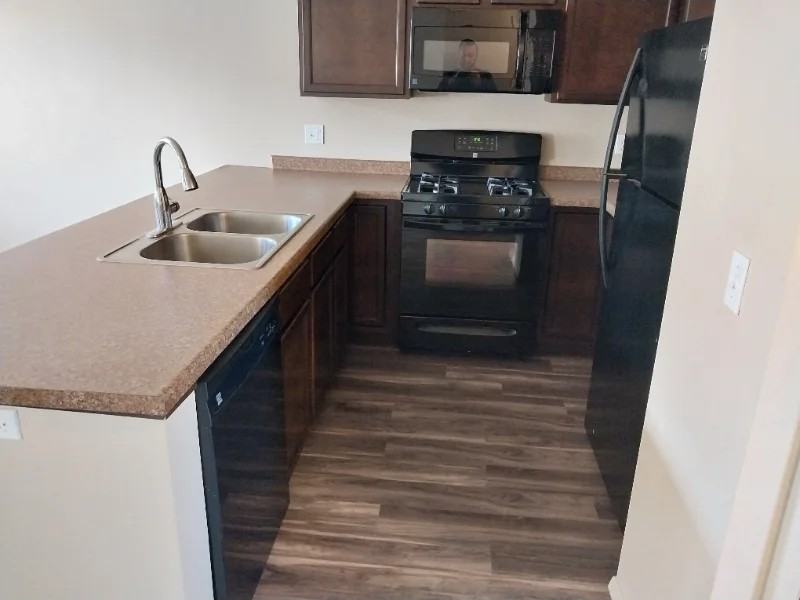 207 4th St Sw #B - Photo 4 of 19