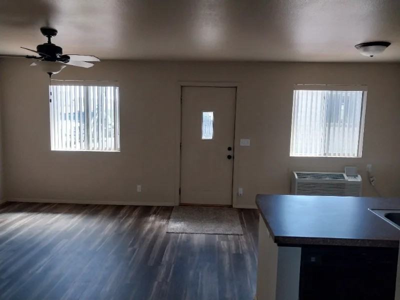 207 4th St Sw #B - Photo 6 of 19