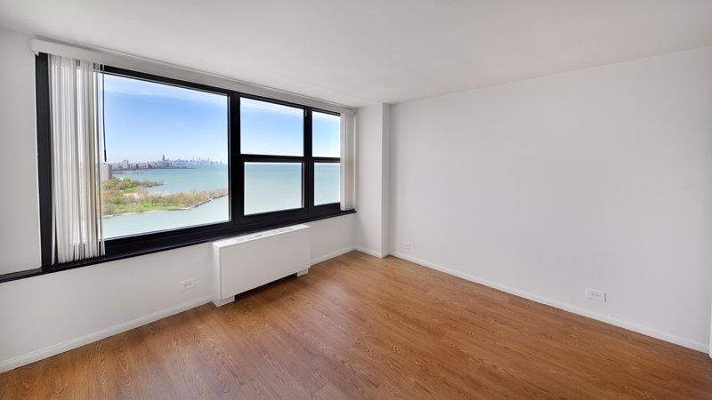 7447 S South Shore Dr - Photo 3 of 15