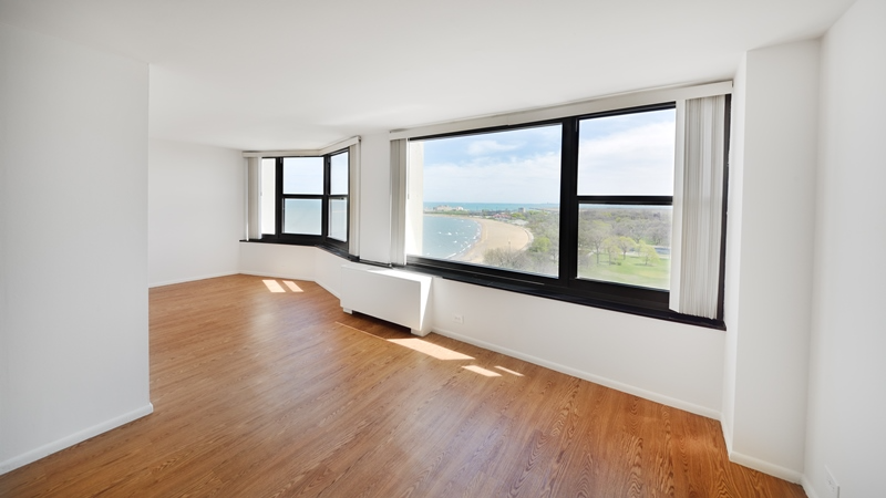 7447 S South Shore Dr - Photo 3 of 8