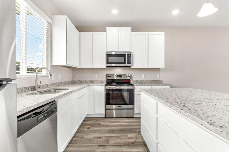 21522 Sir Walter Ln - Photo 2 of 20