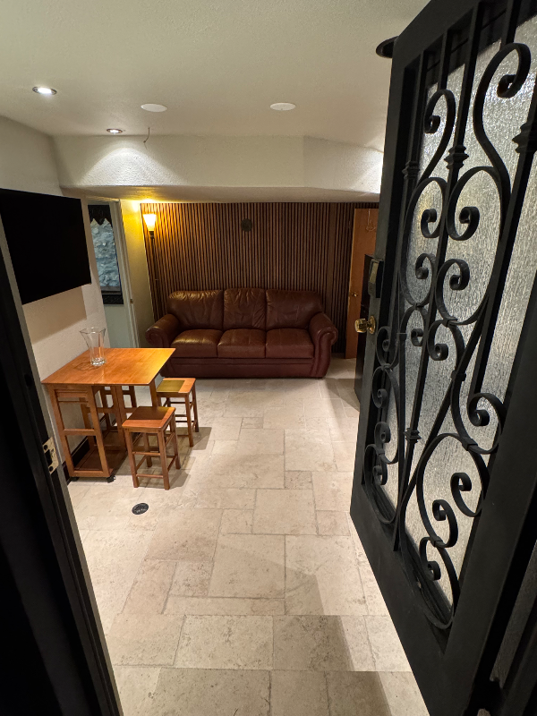 1910 N Stanton St #E - Photo 2 of 16