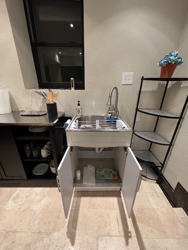 1910 N Stanton St #E - Photo 6 of 16