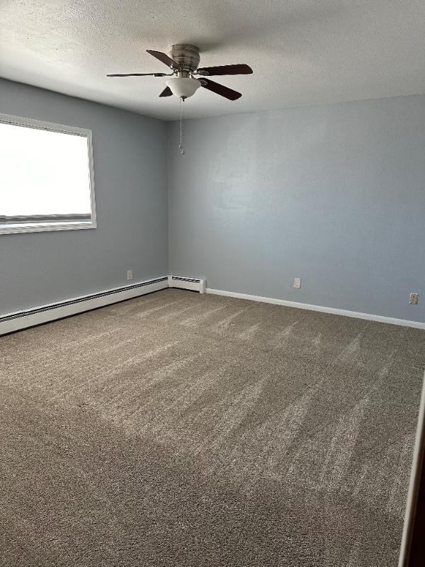 17634 Meadow Creek Dr - Photo 5 of 20