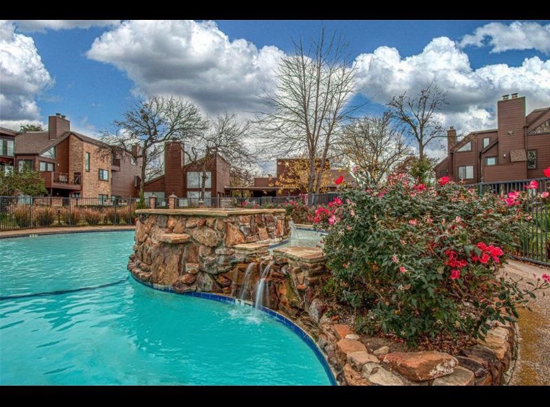 1704 Baird Farm Cir - Photo 4 of 7