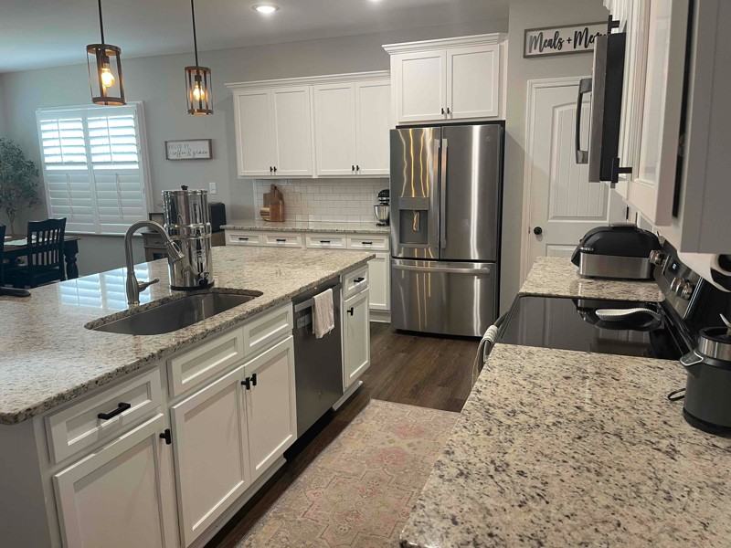 5220 Thruway Rd - Photo 3 of 22