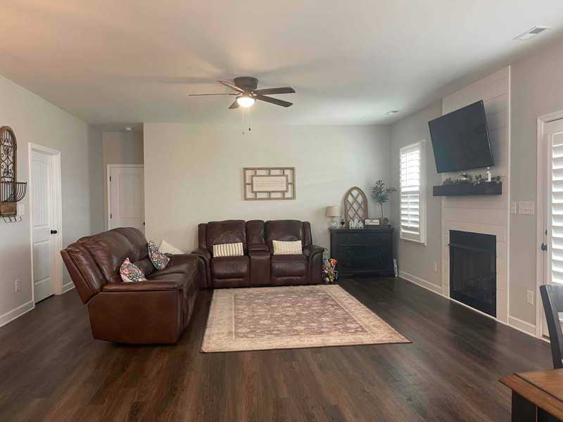5220 Thruway Rd - Photo 7 of 22