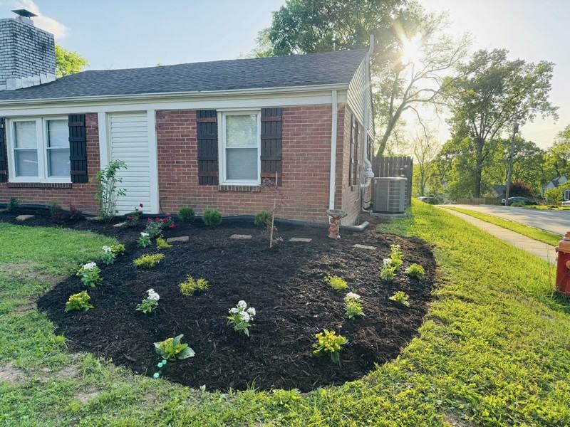 2701 Hartford Dr - Photo 2 of 20