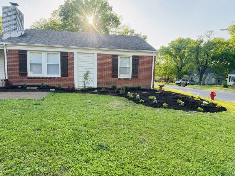 2701 Hartford Dr - Photo 3 of 20