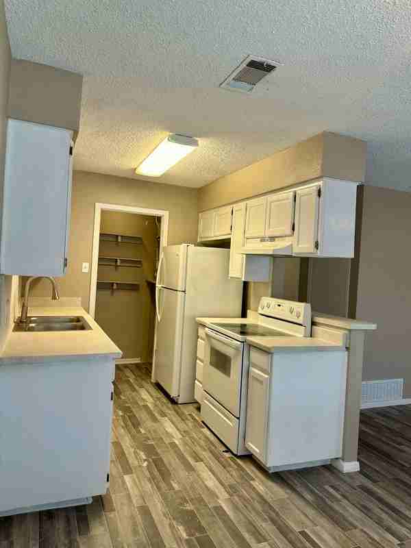 4913 Jamesway Rd #B - Photo 3 of 9