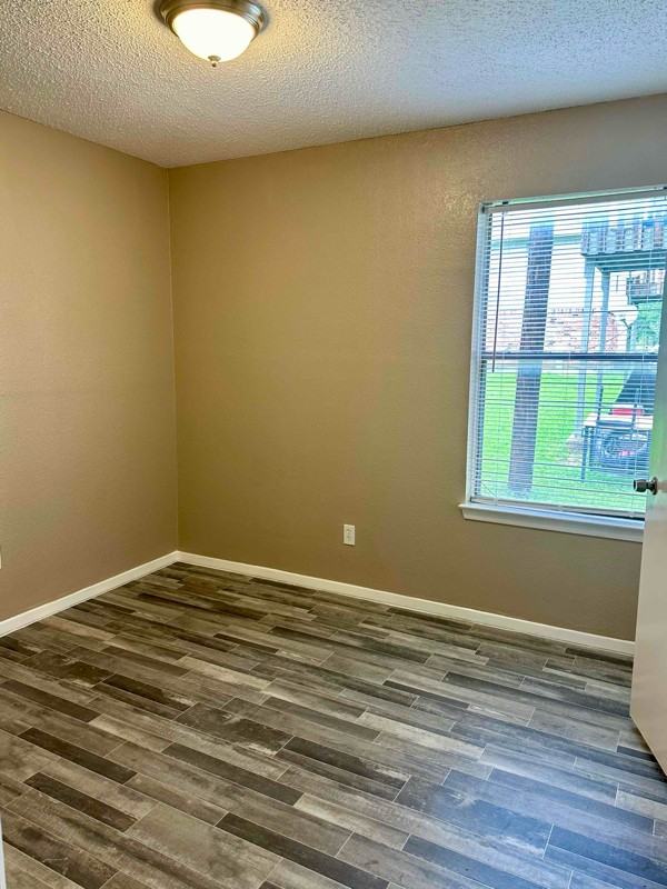 4913 Jamesway Rd #B - Photo 5 of 9