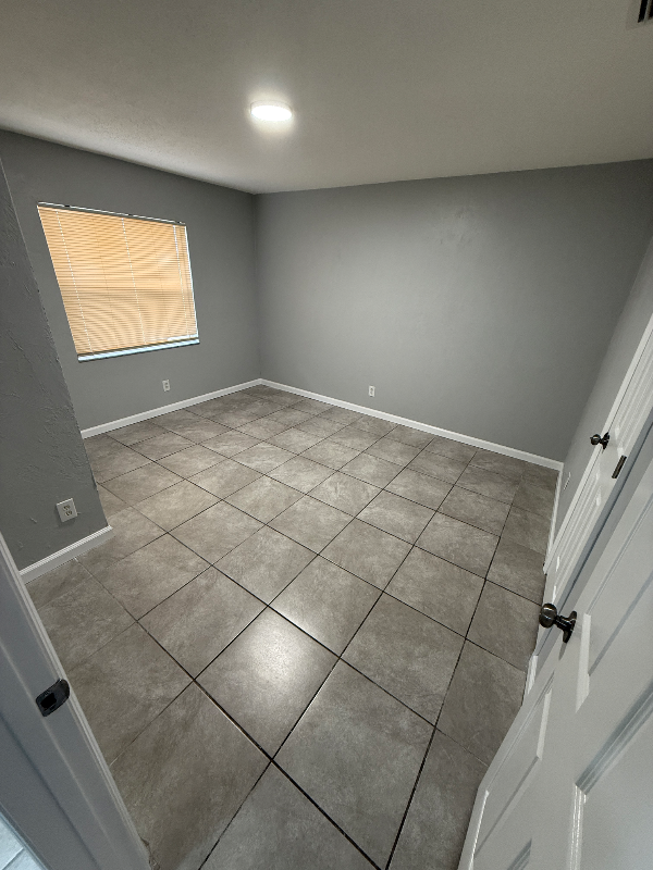 908 Lora St #A - Photo 6 of 10