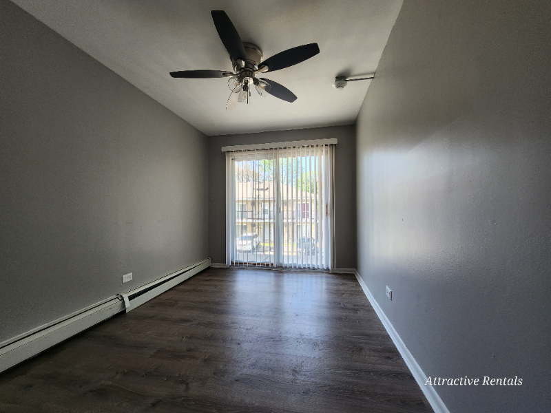 3331 Commercial Ave - Photo 6 of 7
