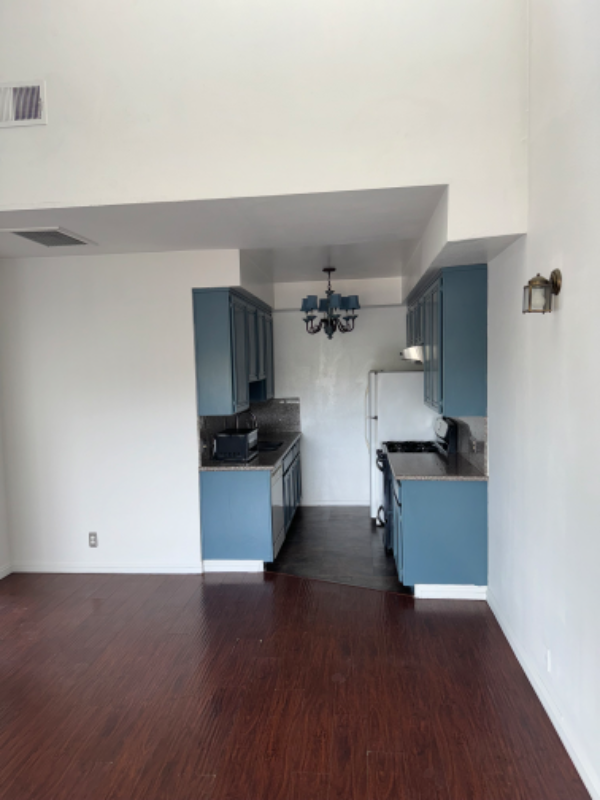 2436 Federal Ave #4 - Photo 3 of 20