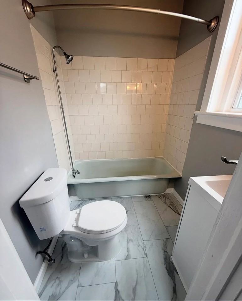 1415 Leigh St #3A - Photo 6 of 11