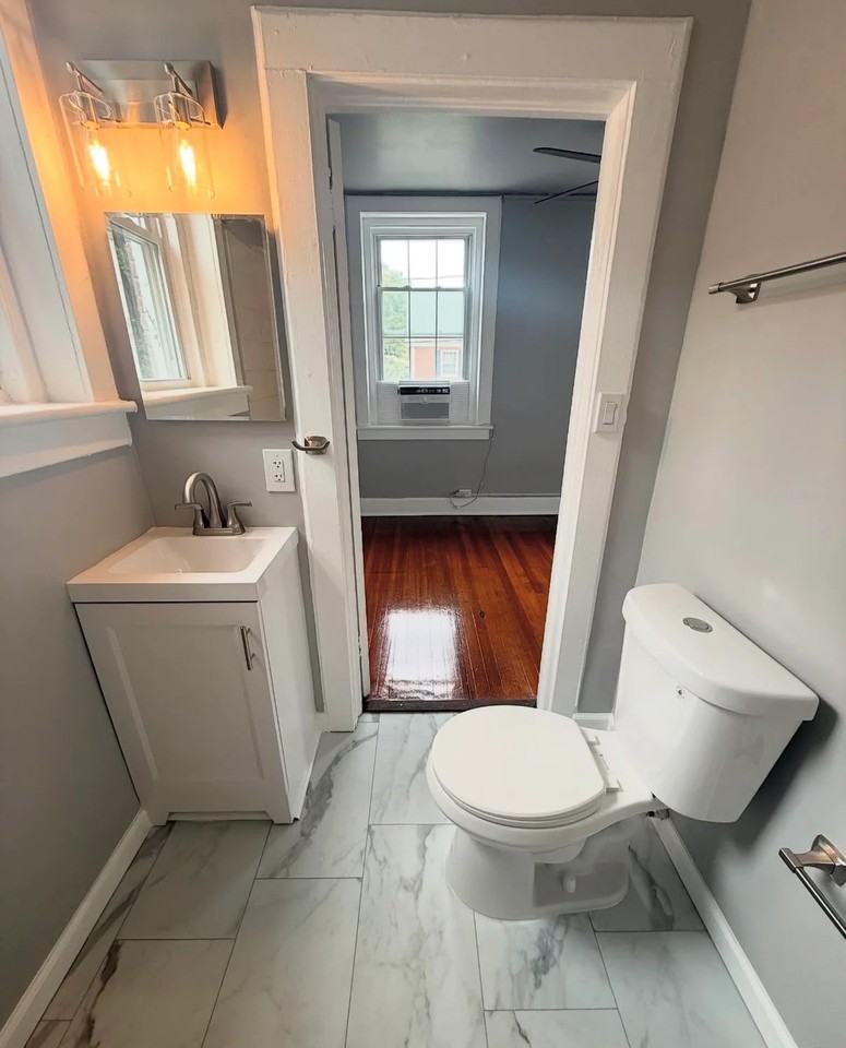 1415 Leigh St #3A - Photo 7 of 11