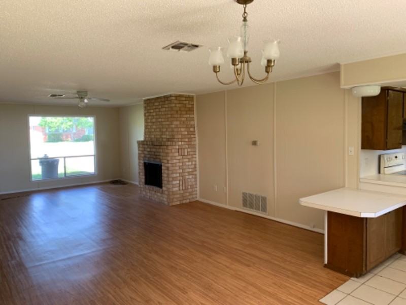 1823 Greenwood Ln - Photo 7 of 9