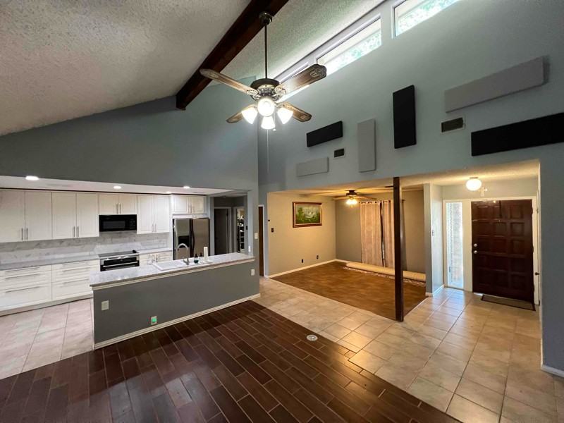 6210 Welles Creek Dr - Photo 3 of 16