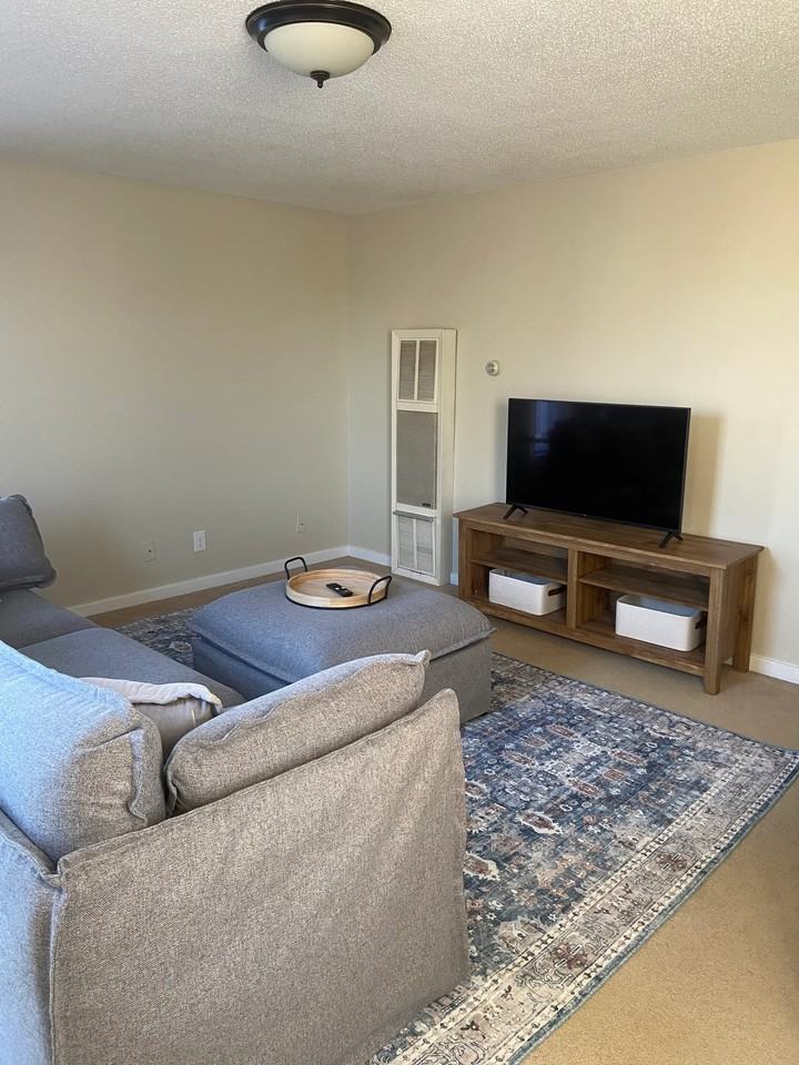 319 1/2 Portz Ave - Photo 2 of 10