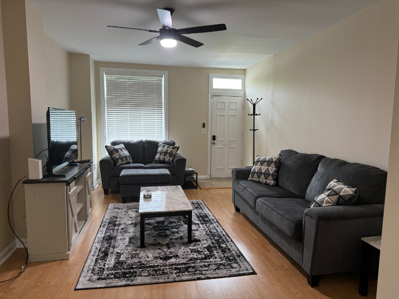 409 Herr St - Photo 4 of 33