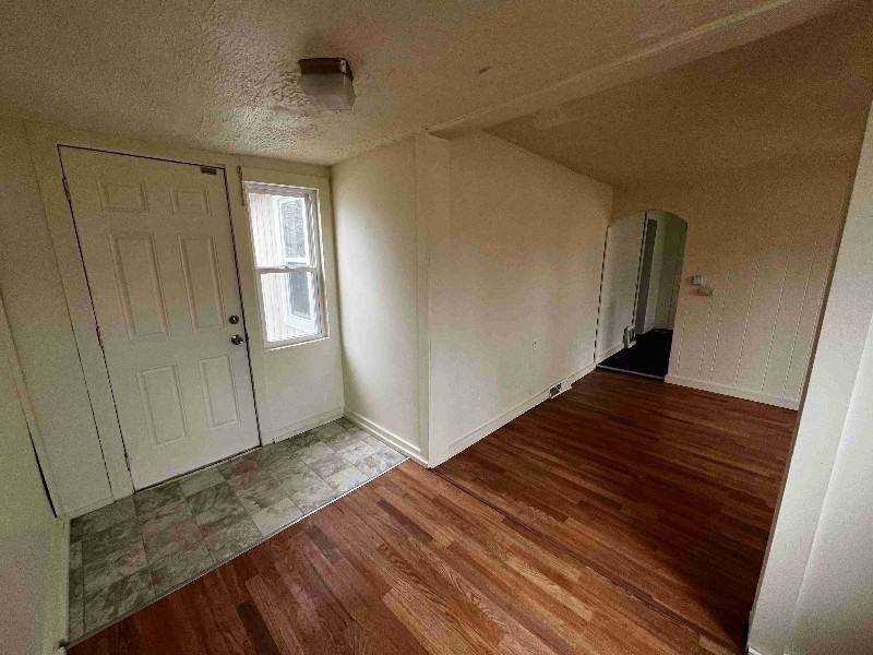 1075 Villa Ct - Photo 2 of 8