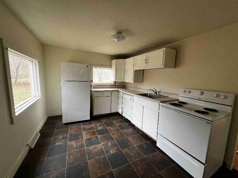 1075 Villa Ct - Photo 6 of 8