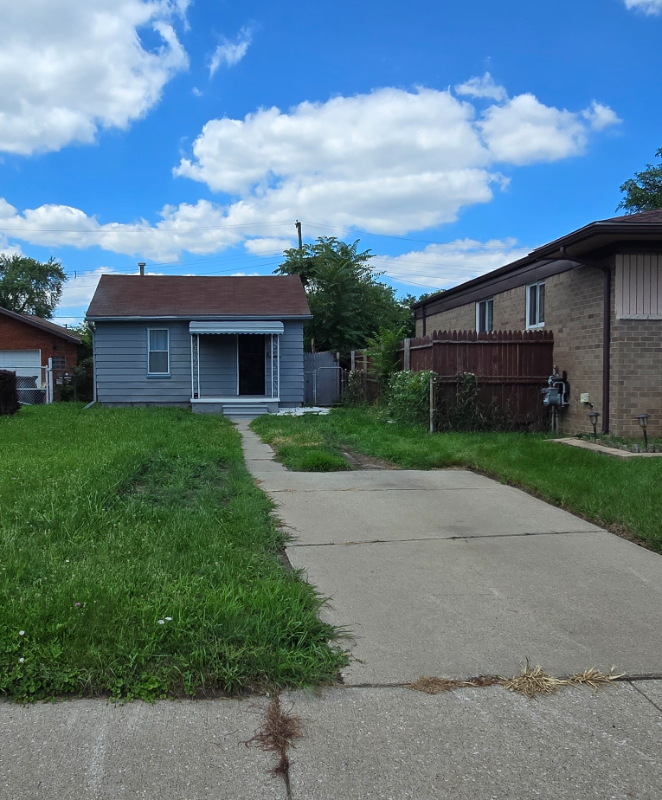 3748 15th St - Photo 2 of 6