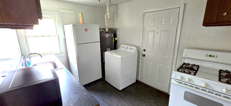 3748 15th St - Photo 4 of 6