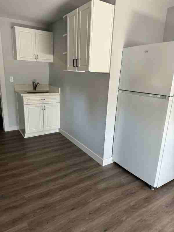 2425 Lansing Ave Ne #A - Photo 2 of 10