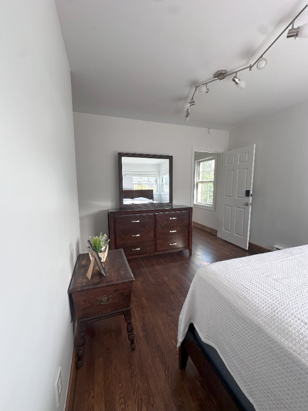 303 N Delphine Ave #303 - Photo 3 of 19