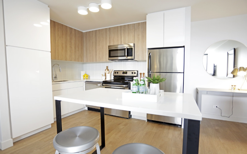 2630 N Clark St - Photo 3 of 12