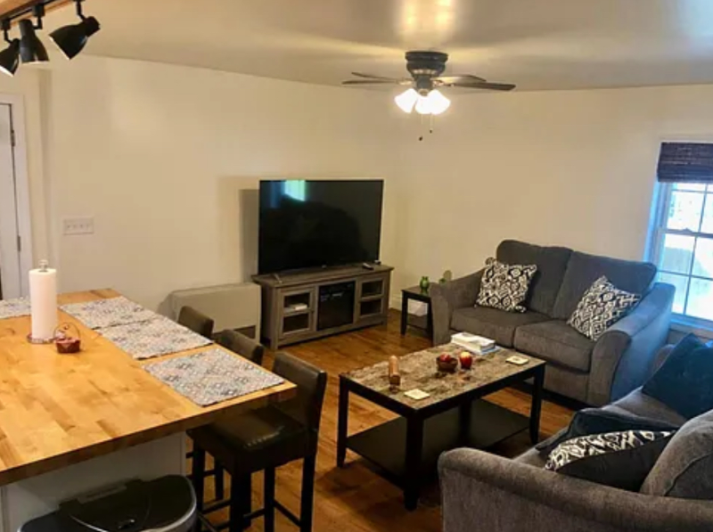 657 Maine Ave #1