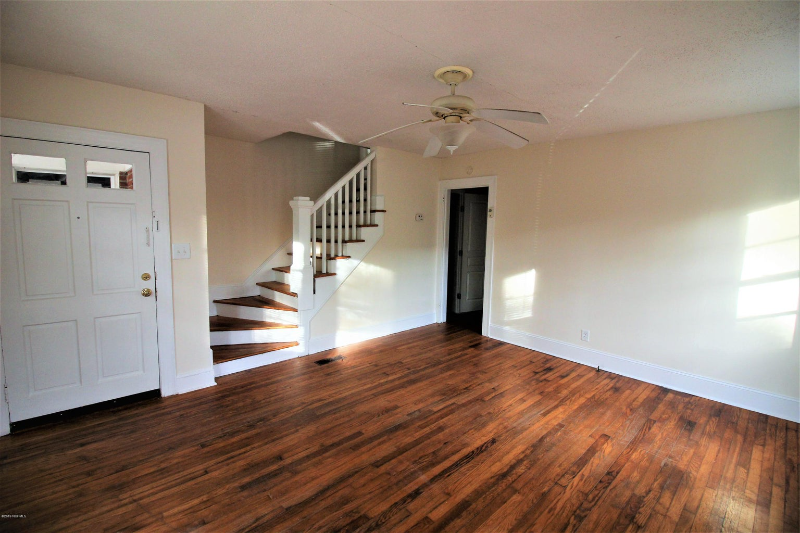505 S Oak St - Photo 4 of 16