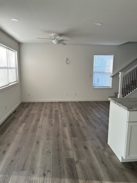 2740 L St Sw #B - Photo 4 of 12