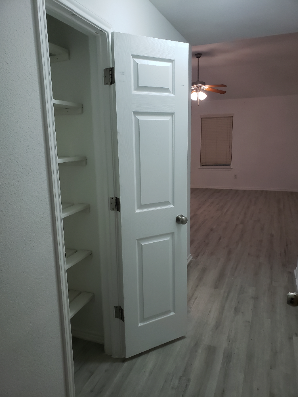 1121 Dixon Cir - Photo 2 of 20