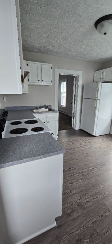 1104 W 8th St 2nd Fl #2 - Photo 2 of 10