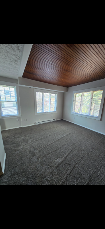 1104 W 8th St 2nd Fl #2 - Photo 3 of 10