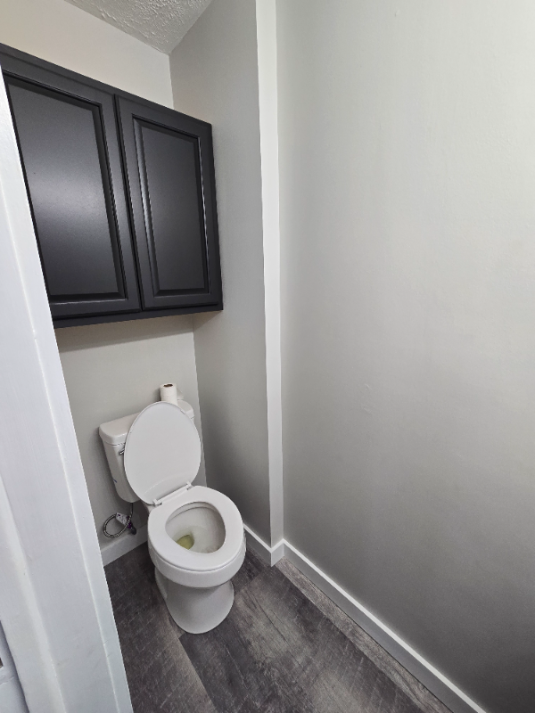 1104 W 8th St 2nd Fl #2 - Photo 7 of 10