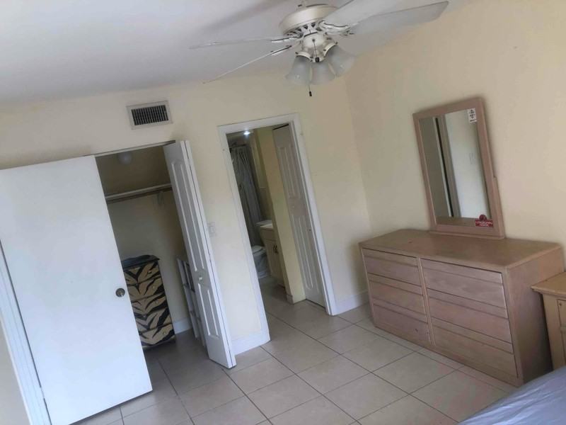 Nw 20th St #212 - Photo 4 of 6