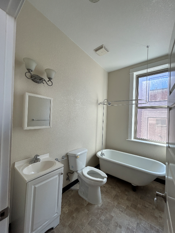 331 N Cleveland Ave #220 - Photo 7 of 9