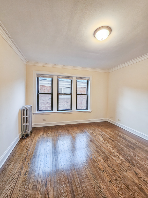 4314 N Keystone Ave #1 - Photo 4 of 11