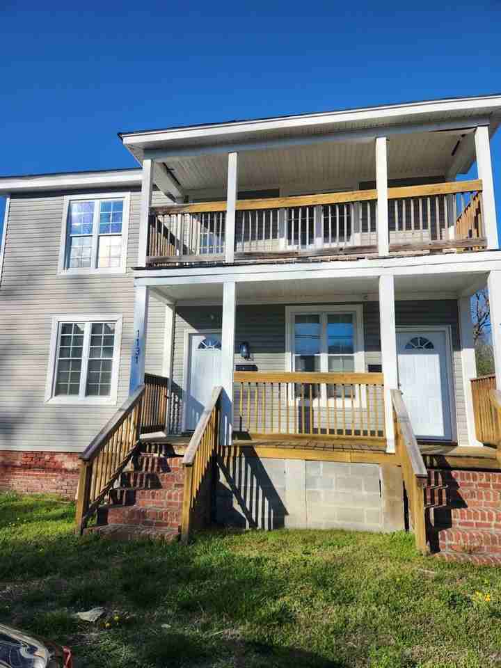 1131 Hawk St - Photo 7 of 12