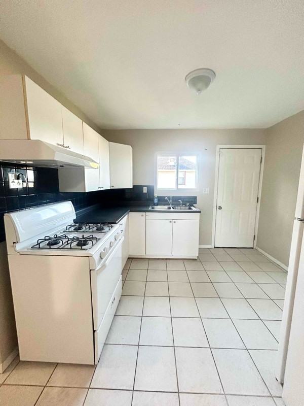 718 Virginia Ave #2 - Photo 2 of 2