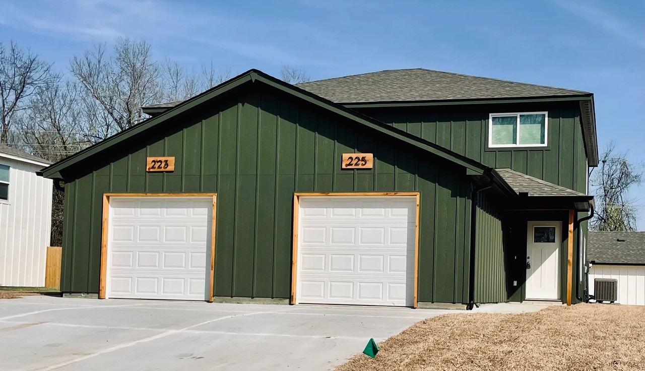 225 S Fairland Ave - Photo 2 of 20