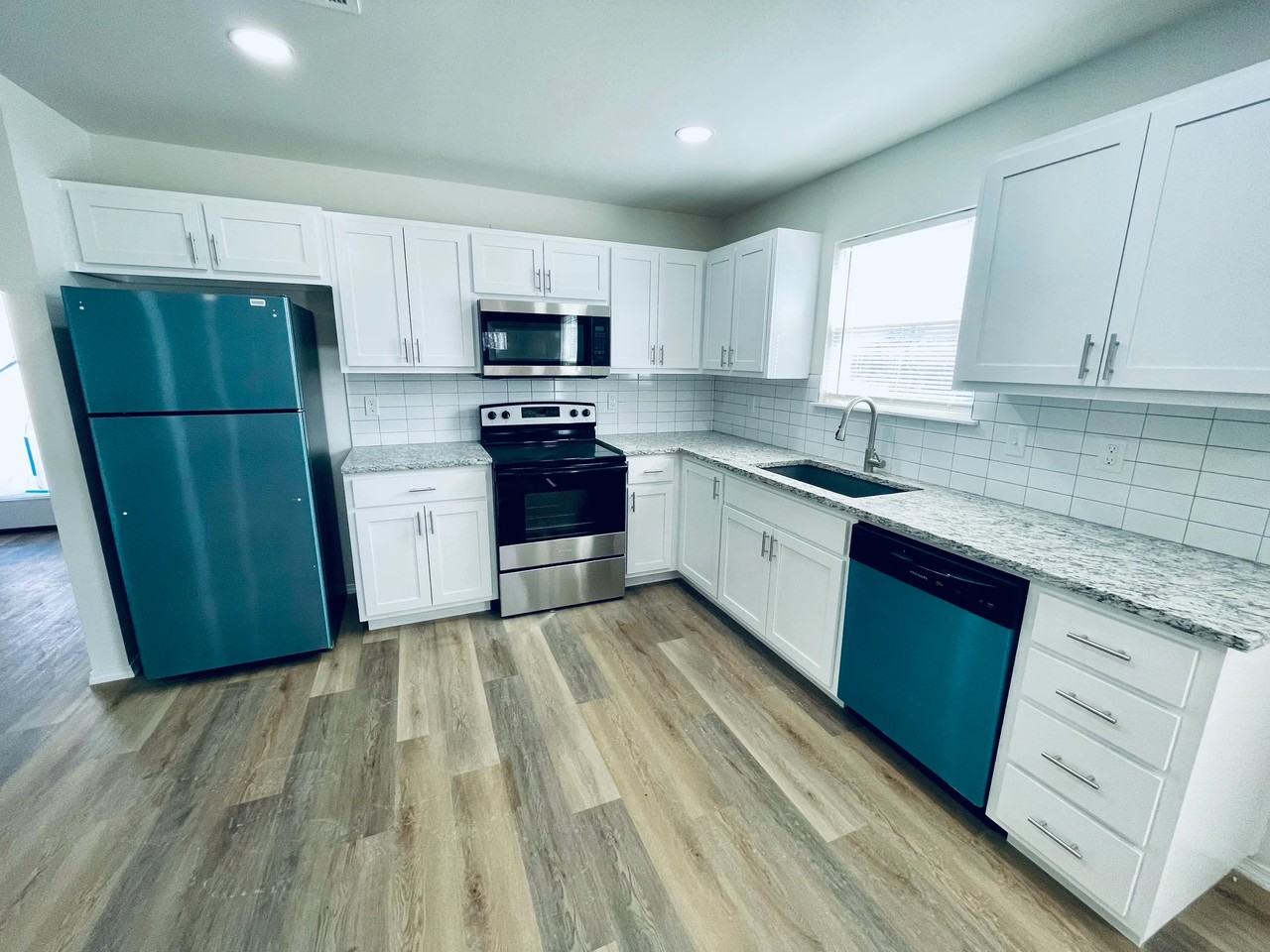 225 S Fairland Ave - Photo 7 of 20