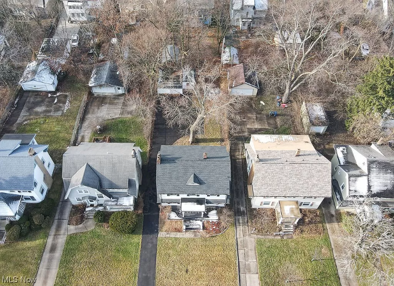 1686 Lee Rd - Photo 3 of 21